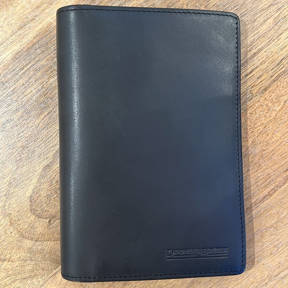 BRAND NEW: Vintage, Dooney & Bourke Italian Leather Wallet - Picture 2 of 3